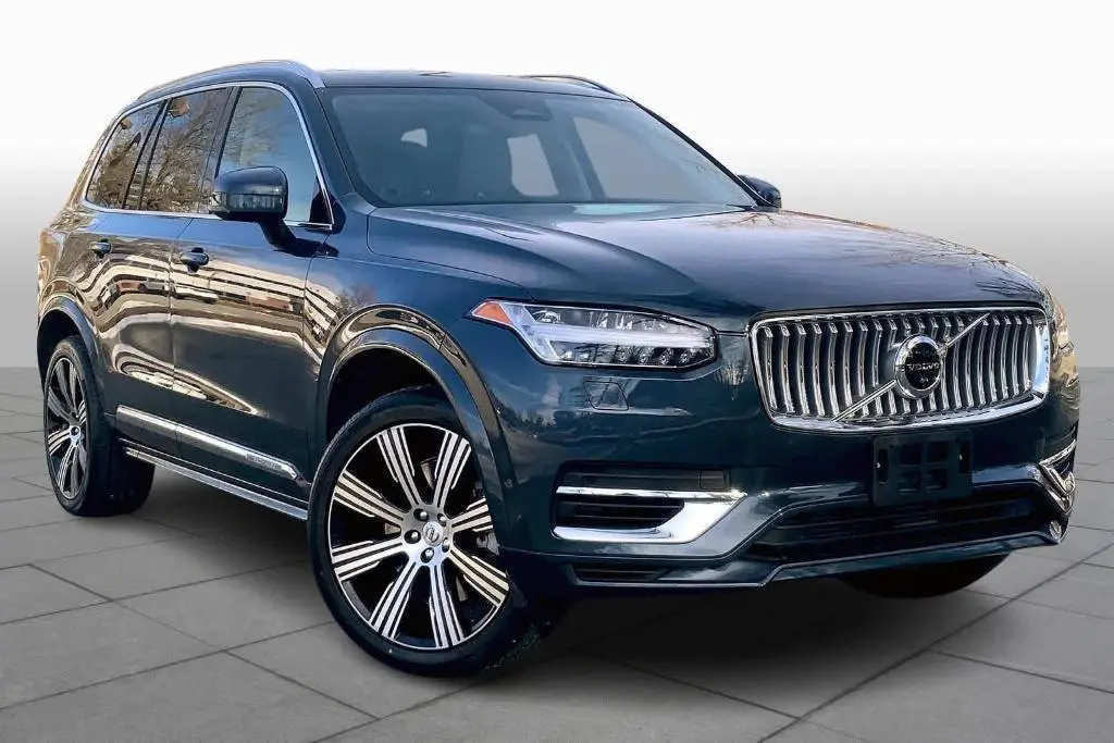 2023 VOLVO XC90 R Design SE 1